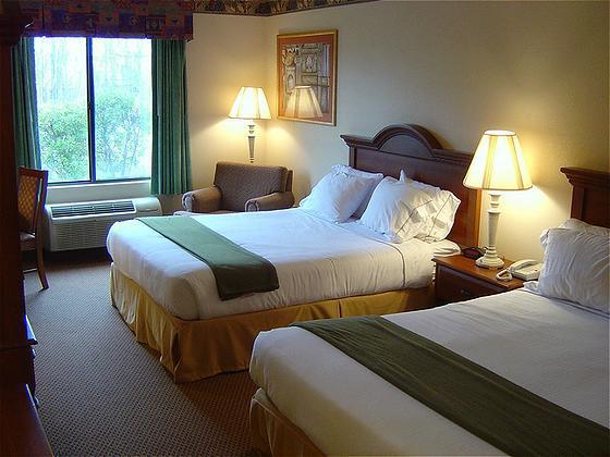 Holiday Inn Express & Suites Reidsville By Ihg Стая снимка