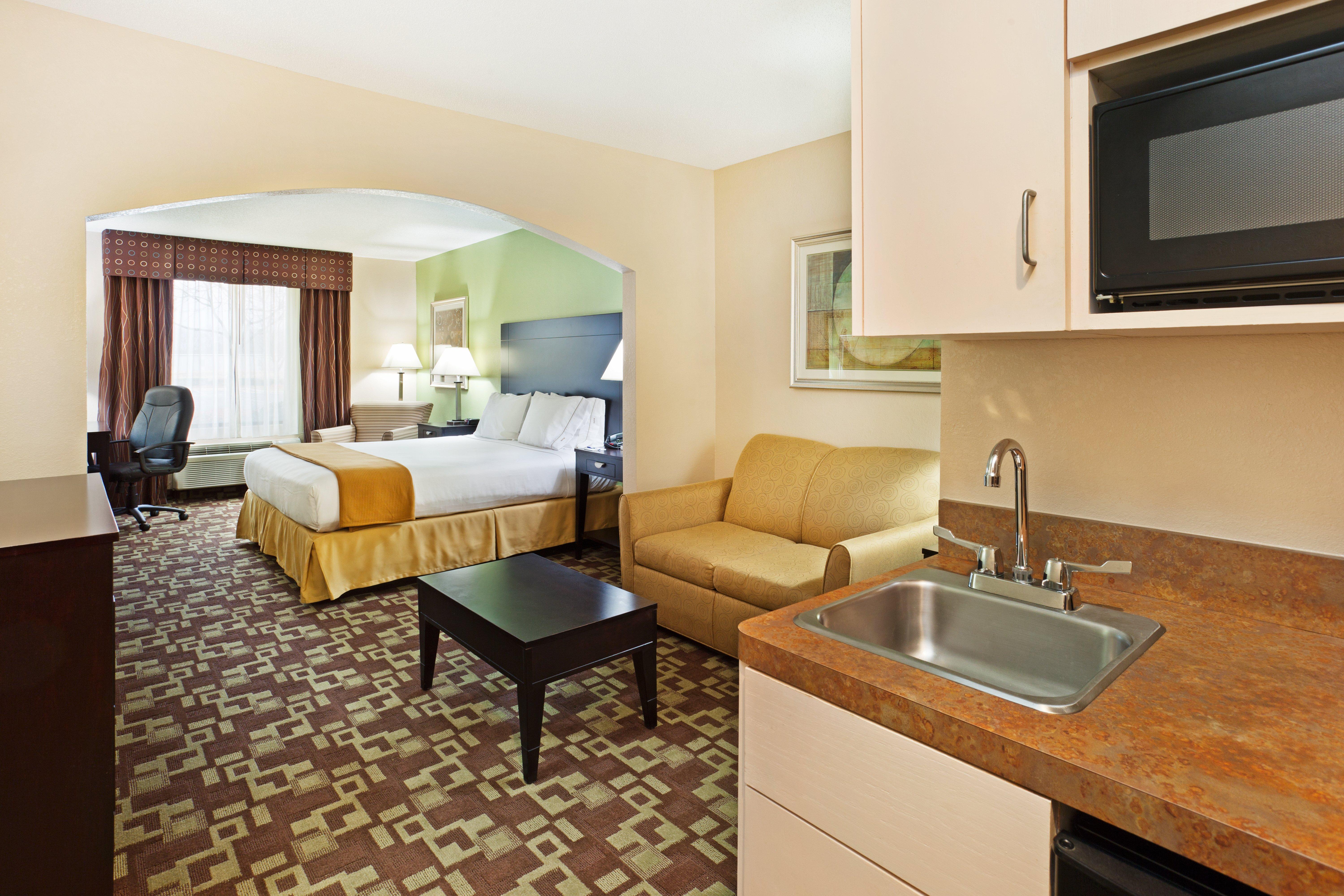 Holiday Inn Express & Suites Reidsville By Ihg Екстериор снимка